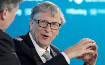Bill Gates believes that the future of artificial intelligence is an AI-built personal assistant that would easily kill Google and Amazon.
