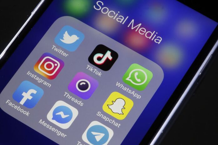 Social media giants not co-operating with FIA and Facebook WhatsApp and Instagram face outage
