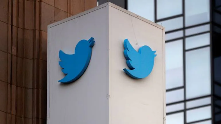 Twitter is offering 140 free NFTs