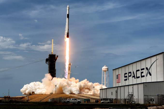 SpaceX will livestream ads from space via tiny satellite, CubeSat