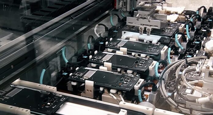 Lucky Group To Start Manufacturing Samsung Smartphones in Pakistan
