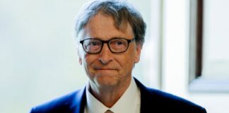 Microsoft Warned Bill Gates to stop sending flirtatious emails to a female employee but dropped the matter after he told them he would stop.