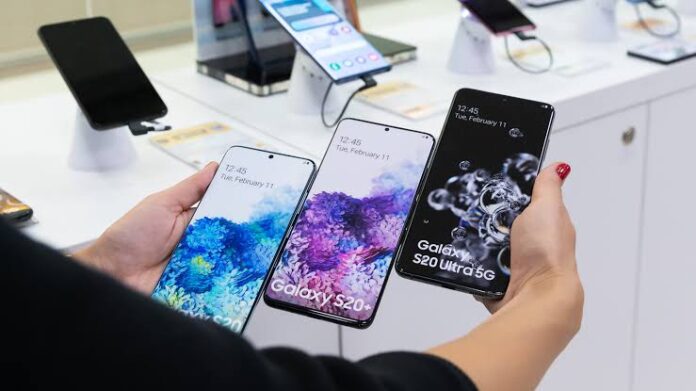 A report by Tel Aviv University, Samsung reportedly shipped millions of galaxy smartphones with a major security flaw.