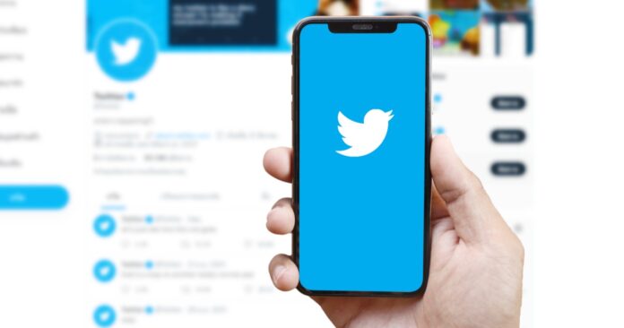 Twitter to soon let its users know either an embedded tweet has been edited, or there is a new version of the tweet.