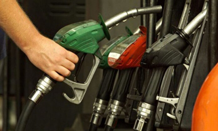 The government has decreased the price of petrol by Rs 3.05 per liter for the first half of August 2022.