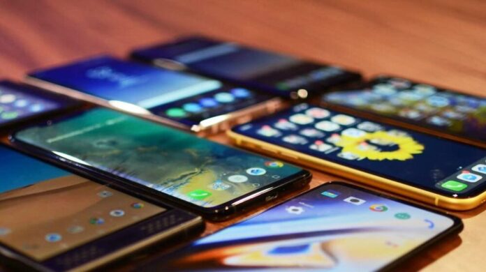 The federal government has decided to heavily increase the levy on the import of mobile phone in the new budget for the fiscal year 2022-23.