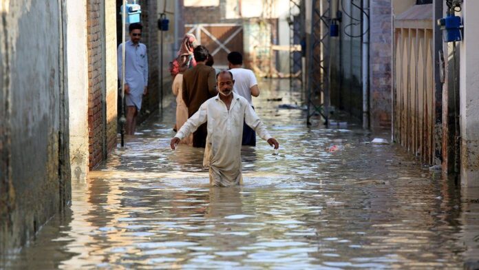 SBP has notified all banks to not charge any service fee on the donations made through cards under Prime Minister Flood Relief Fund 2022.