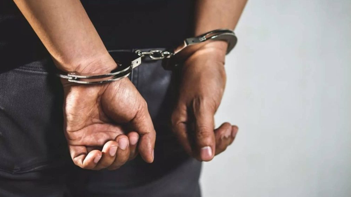 Karachi Police has arrested three suspected online scammers from Joharabad who were allegedly involved in stealing thousands of dollars from people