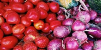 The rising prices of onions and tomatoes have considerably declined as the trucks arrived from Afghanistan and Iraq carrying the vegetables.