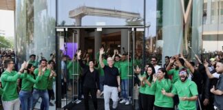 The first Apple store in India, located in the financial capital of Mumbai, covers over 20,000 square feet and offers customers the full range of Apple products